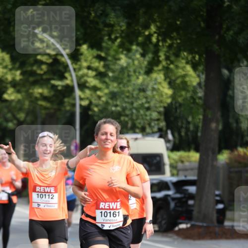 15.06.2025 - REWE Women's Run Jannik Wohlers http://msf.ph/oto/7952156 15.06.2025 09:52:05 Laufen 10112, 10161 meine-sportfotos.de