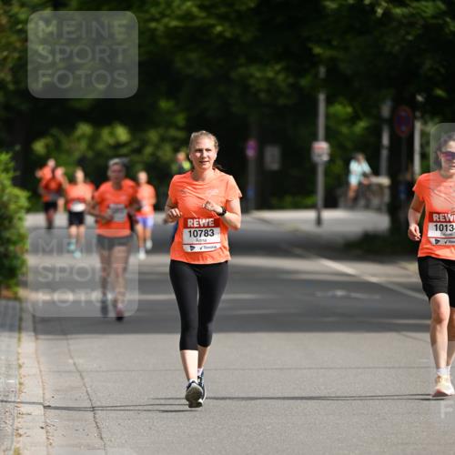 15.06.2025 - REWE Women's Run Dr. Thomas Lammeyer http://msf.ph/oto/7952193 15.06.2025 09:38:45 Laufen 10783, 10134 meine-sportfotos.de