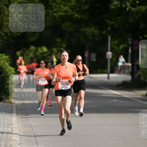 15.06.2025 - REWE Women's Run Dr. Thomas Lammeyer http://msf.ph/oto/7952356 15.06.2025 09:39:14 Laufen 10692 meine-sportfotos.de