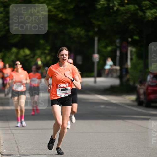 15.06.2025 - REWE Women's Run Dr. Thomas Lammeyer http://msf.ph/oto/7952368 15.06.2025 09:39:15 Laufen 10692 meine-sportfotos.de