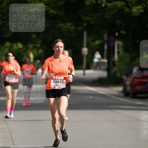 15.06.2025 - REWE Women's Run Dr. Thomas Lammeyer http://msf.ph/oto/7952371 15.06.2025 09:39:16 Laufen 10692 meine-sportfotos.de