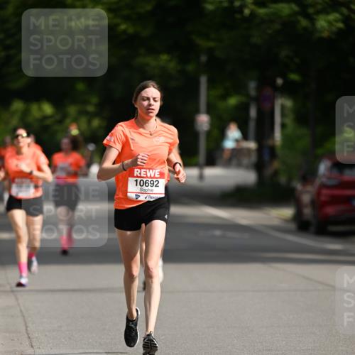 15.06.2025 - REWE Women's Run Dr. Thomas Lammeyer http://msf.ph/oto/7952373 15.06.2025 09:39:16 Laufen 10692 meine-sportfotos.de