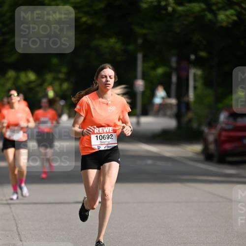 15.06.2025 - REWE Women's Run Dr. Thomas Lammeyer http://msf.ph/oto/7952374 15.06.2025 09:39:16 Laufen 10692 meine-sportfotos.de