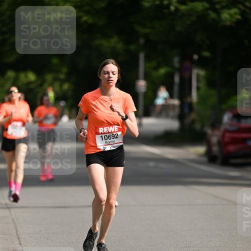 15.06.2025 - REWE Women's Run Dr. Thomas Lammeyer http://msf.ph/oto/7952375 15.06.2025 09:39:16 Laufen 10692 meine-sportfotos.de