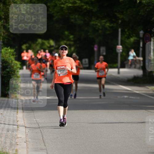 15.06.2025 - REWE Women's Run Dr. Thomas Lammeyer http://msf.ph/oto/7952641 15.06.2025 09:40:20 Laufen 10121 meine-sportfotos.de