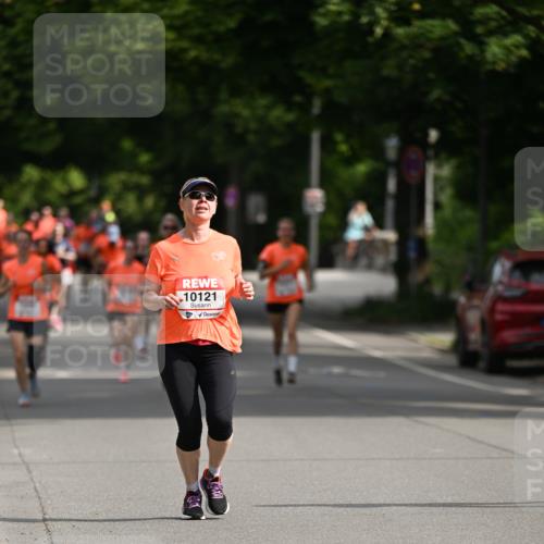 15.06.2025 - REWE Women's Run Dr. Thomas Lammeyer http://msf.ph/oto/7952657 15.06.2025 09:40:21 Laufen 10121 meine-sportfotos.de