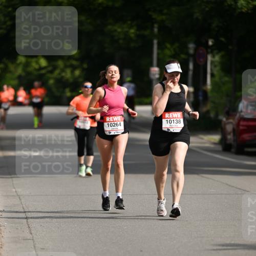 15.06.2025 - REWE Women's Run Dr. Thomas Lammeyer http://msf.ph/oto/7953019 15.06.2025 09:41:20 Laufen 10264, 10138 meine-sportfotos.de
