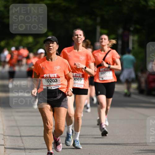 15.06.2025 - REWE Women's Run Dr. Thomas Lammeyer http://msf.ph/oto/7953267 15.06.2025 09:42:19 Laufen 10203, 10071, 0069 meine-sportfotos.de
