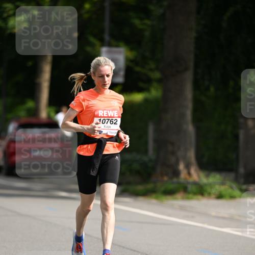 15.06.2025 - REWE Women's Run Dr. Thomas Lammeyer http://msf.ph/oto/7953343 15.06.2025 09:42:32 Laufen 6, 10762 meine-sportfotos.de