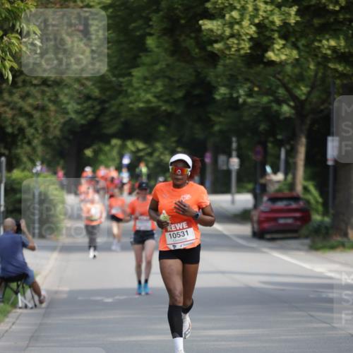 15.06.2025 - REWE Women's Run Jannik Wohlers http://msf.ph/oto/7953369 15.06.2025 08:48:33 Laufen 10531 meine-sportfotos.de