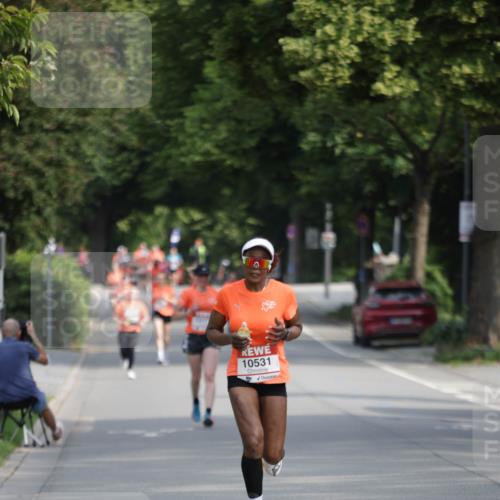 15.06.2025 - REWE Women's Run Jannik Wohlers http://msf.ph/oto/7953372 15.06.2025 08:48:33 Laufen 10531 meine-sportfotos.de