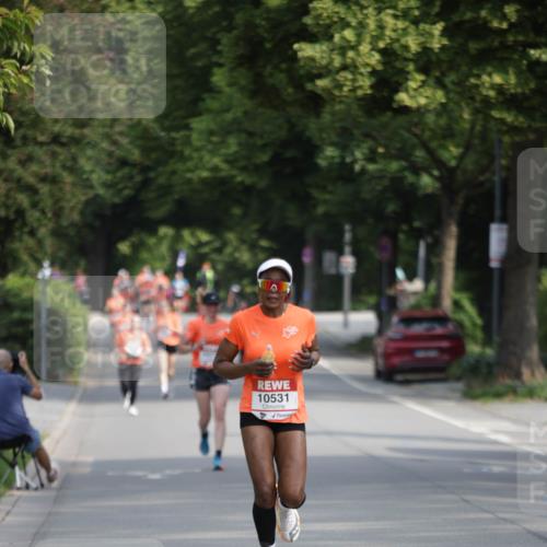 15.06.2025 - REWE Women's Run Jannik Wohlers http://msf.ph/oto/7953374 15.06.2025 08:48:33 Laufen 10531 meine-sportfotos.de