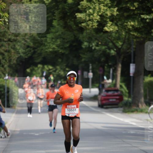 15.06.2025 - REWE Women's Run Jannik Wohlers http://msf.ph/oto/7953376 15.06.2025 08:48:33 Laufen 10531 meine-sportfotos.de