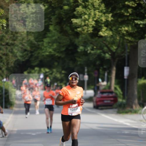 15.06.2025 - REWE Women's Run Jannik Wohlers http://msf.ph/oto/7953383 15.06.2025 08:48:33 Laufen 10531 meine-sportfotos.de