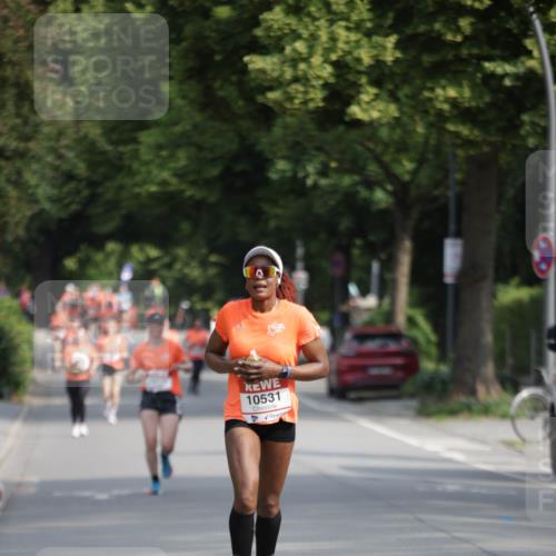 15.06.2025 - REWE Women's Run Jannik Wohlers http://msf.ph/oto/7953389 15.06.2025 08:48:33 Laufen 10531 meine-sportfotos.de