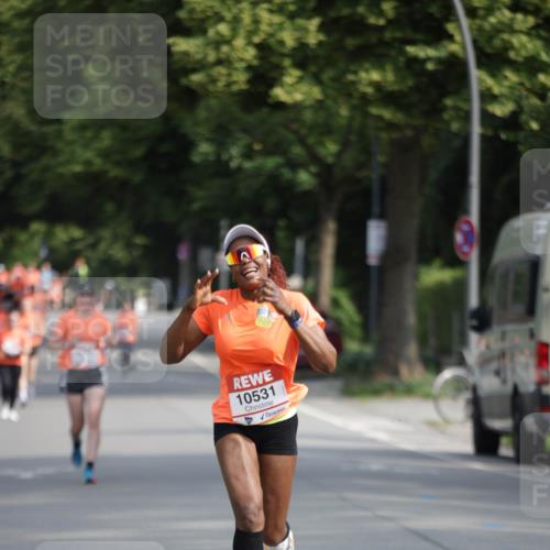 15.06.2025 - REWE Women's Run Jannik Wohlers http://msf.ph/oto/7953396 15.06.2025 08:48:34 Laufen 10531 meine-sportfotos.de