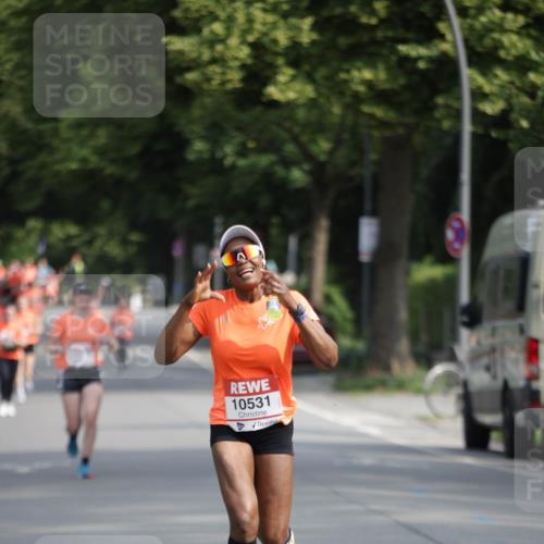 15.06.2025 - REWE Women's Run Jannik Wohlers http://msf.ph/oto/7953398 15.06.2025 08:48:34 Laufen 10531 meine-sportfotos.de