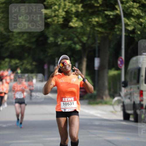 15.06.2025 - REWE Women's Run Jannik Wohlers http://msf.ph/oto/7953403 15.06.2025 08:48:35 Laufen 10531 meine-sportfotos.de