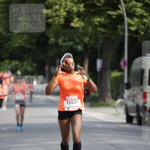 15.06.2025 - REWE Women's Run Jannik Wohlers http://msf.ph/oto/7953405 15.06.2025 08:48:35 Laufen 10531, 4 meine-sportfotos.de