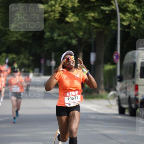 15.06.2025 - REWE Women's Run Jannik Wohlers http://msf.ph/oto/7953411 15.06.2025 08:48:35 Laufen 10531 meine-sportfotos.de