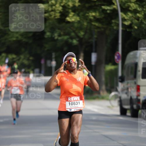 15.06.2025 - REWE Women's Run Jannik Wohlers http://msf.ph/oto/7953413 15.06.2025 08:48:35 Laufen 10531 meine-sportfotos.de