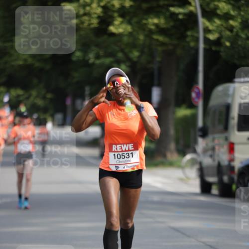 15.06.2025 - REWE Women's Run Jannik Wohlers http://msf.ph/oto/7953419 15.06.2025 08:48:35 Laufen 10531 meine-sportfotos.de