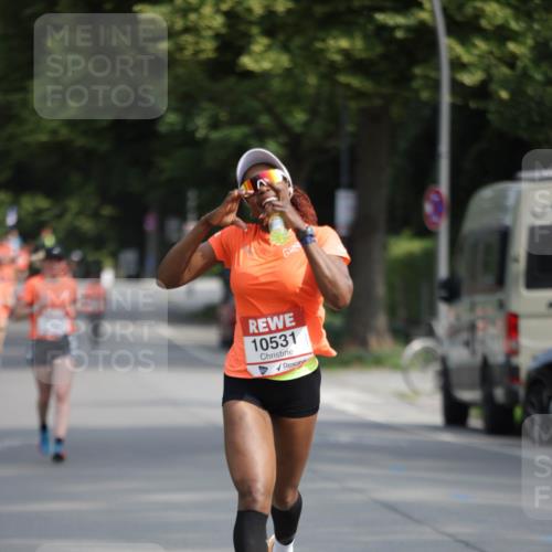 15.06.2025 - REWE Women's Run Jannik Wohlers http://msf.ph/oto/7953421 15.06.2025 08:48:35 Laufen 10531 meine-sportfotos.de