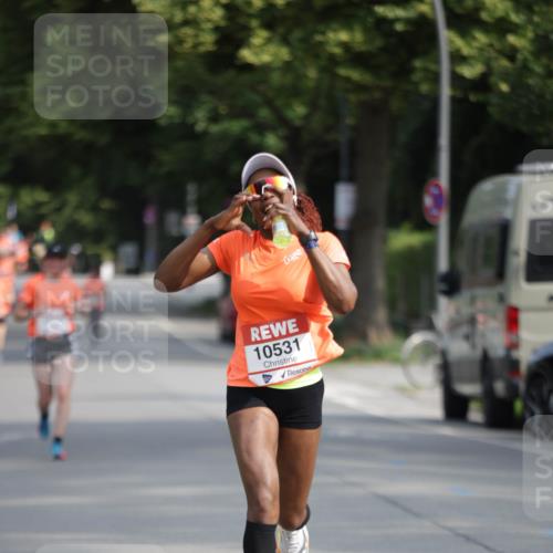 15.06.2025 - REWE Women's Run Jannik Wohlers http://msf.ph/oto/7953423 15.06.2025 08:48:35 Laufen 10531 meine-sportfotos.de
