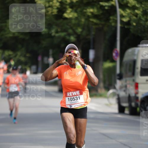 15.06.2025 - REWE Women's Run Jannik Wohlers http://msf.ph/oto/7953424 15.06.2025 08:48:35 Laufen 10531 meine-sportfotos.de