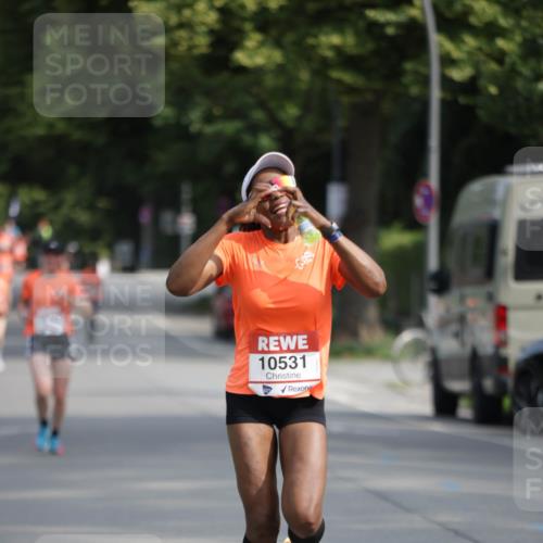 15.06.2025 - REWE Women's Run Jannik Wohlers http://msf.ph/oto/7953429 15.06.2025 08:48:35 Laufen 10531 meine-sportfotos.de