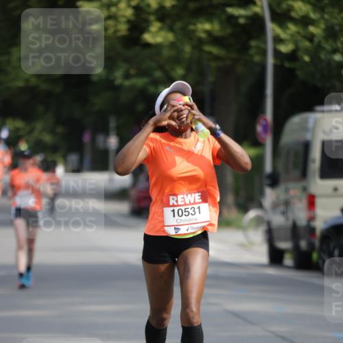 15.06.2025 - REWE Women's Run Jannik Wohlers http://msf.ph/oto/7953432 15.06.2025 08:48:35 Laufen 10531 meine-sportfotos.de