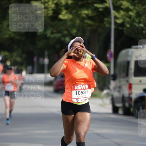 15.06.2025 - REWE Women's Run Jannik Wohlers http://msf.ph/oto/7953437 15.06.2025 08:48:35 Laufen 10531 meine-sportfotos.de