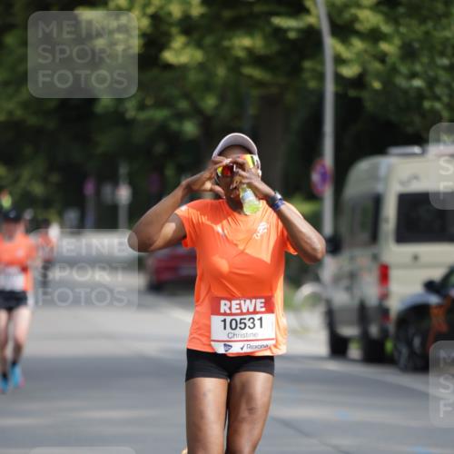 15.06.2025 - REWE Women's Run Jannik Wohlers http://msf.ph/oto/7953443 15.06.2025 08:48:36 Laufen 10531 meine-sportfotos.de