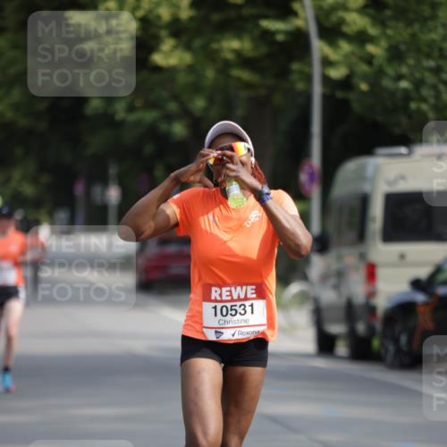 15.06.2025 - REWE Women's Run Jannik Wohlers http://msf.ph/oto/7953445 15.06.2025 08:48:36 Laufen 10531 meine-sportfotos.de