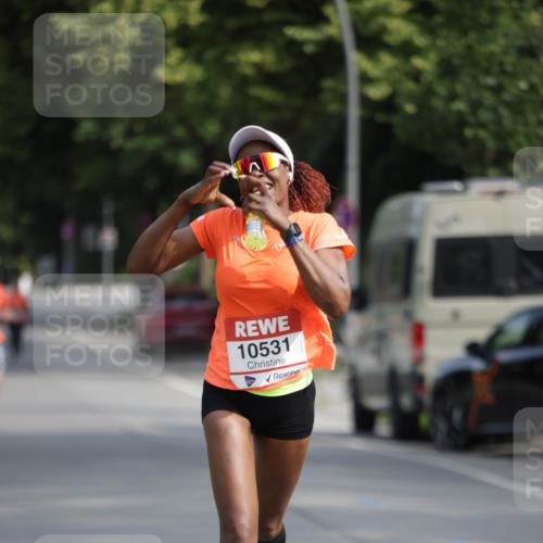 15.06.2025 - REWE Women's Run Jannik Wohlers http://msf.ph/oto/7953448 15.06.2025 08:48:36 Laufen 10531 meine-sportfotos.de