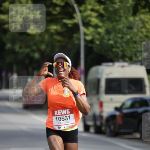 15.06.2025 - REWE Women's Run Jannik Wohlers http://msf.ph/oto/7953453 15.06.2025 08:48:36 Laufen 10531 meine-sportfotos.de