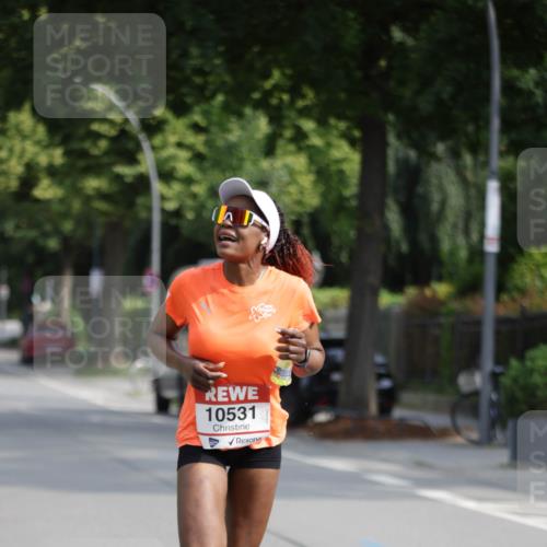 15.06.2025 - REWE Women's Run Jannik Wohlers http://msf.ph/oto/7953456 15.06.2025 08:48:37 Laufen 10531 meine-sportfotos.de