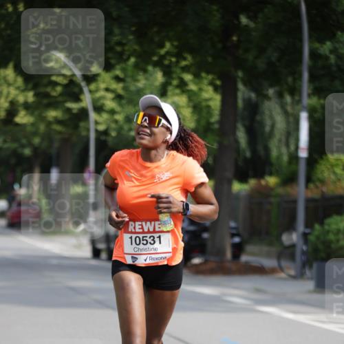 15.06.2025 - REWE Women's Run Jannik Wohlers http://msf.ph/oto/7953461 15.06.2025 08:48:37 Laufen 10531 meine-sportfotos.de