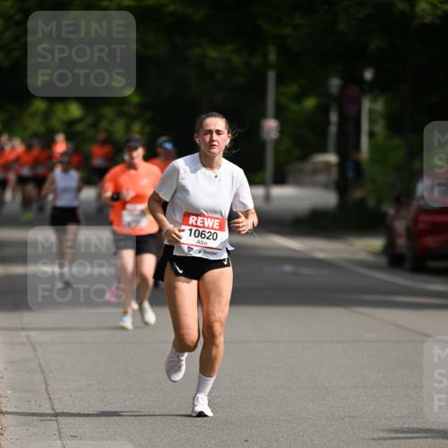 15.06.2025 - REWE Women's Run Dr. Thomas Lammeyer http://msf.ph/oto/7953467 15.06.2025 09:42:43 Laufen 10620 meine-sportfotos.de