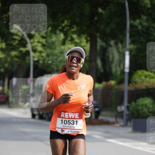 15.06.2025 - REWE Women's Run Jannik Wohlers http://msf.ph/oto/7953472 15.06.2025 08:48:38 Laufen 10531 meine-sportfotos.de