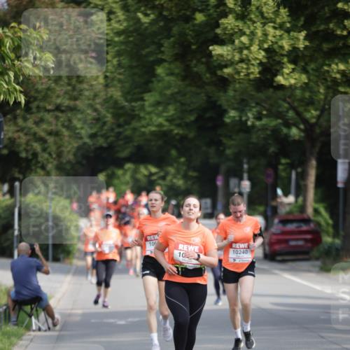 15.06.2025 - REWE Women's Run Jannik Wohlers http://msf.ph/oto/7953591 15.06.2025 08:48:47 Laufen 10, 10240 meine-sportfotos.de