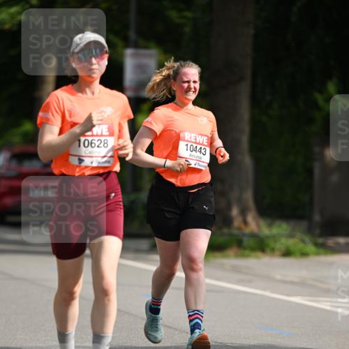15.06.2025 - REWE Women's Run Dr. Thomas Lammeyer http://msf.ph/oto/7953600 15.06.2025 09:42:53 Laufen 10443, 10628 meine-sportfotos.de