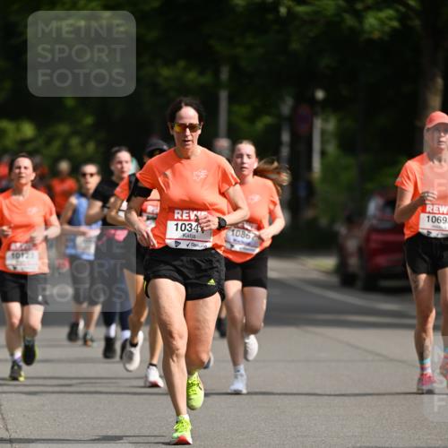 15.06.2025 - REWE Women's Run Dr. Thomas Lammeyer http://msf.ph/oto/7953647 15.06.2025 09:43:04 Laufen 10123, 1034, 10867, 10693 meine-sportfotos.de