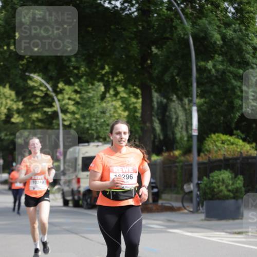 15.06.2025 - REWE Women's Run Jannik Wohlers http://msf.ph/oto/7953652 15.06.2025 08:48:52 Laufen 12296, 10240 meine-sportfotos.de