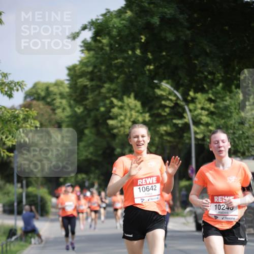 15.06.2025 - REWE Women's Run Jannik Wohlers http://msf.ph/oto/7953667 15.06.2025 08:48:53 Laufen 10642, 10240 meine-sportfotos.de
