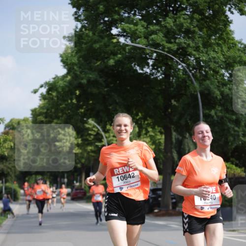 15.06.2025 - REWE Women's Run Jannik Wohlers http://msf.ph/oto/7953701 15.06.2025 08:48:54 Laufen 10642 meine-sportfotos.de