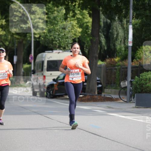 15.06.2025 - REWE Women's Run Jannik Wohlers http://msf.ph/oto/7953731 15.06.2025 08:48:58 Laufen 10121, 10795 meine-sportfotos.de