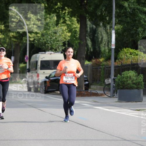 15.06.2025 - REWE Women's Run Jannik Wohlers http://msf.ph/oto/7953740 15.06.2025 08:48:58 Laufen 1012, 10795 meine-sportfotos.de