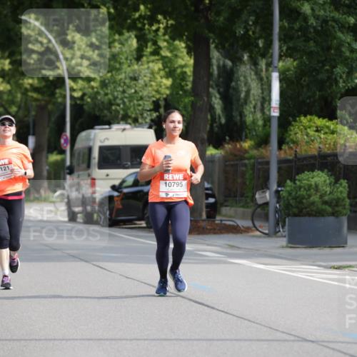 15.06.2025 - REWE Women's Run Jannik Wohlers http://msf.ph/oto/7953742 15.06.2025 08:48:58 Laufen 10121, 10795 meine-sportfotos.de