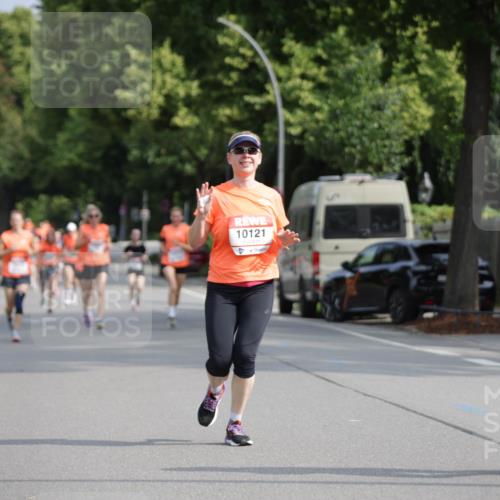 15.06.2025 - REWE Women's Run Jannik Wohlers http://msf.ph/oto/7953756 15.06.2025 08:48:59 Laufen 10121, 10795 meine-sportfotos.de